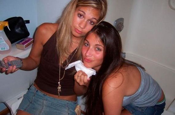 Drunk Girls Love Bathrooms
